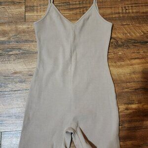 Love Tree Ribbed Beige Tan Onesie Body Suit Size Medium